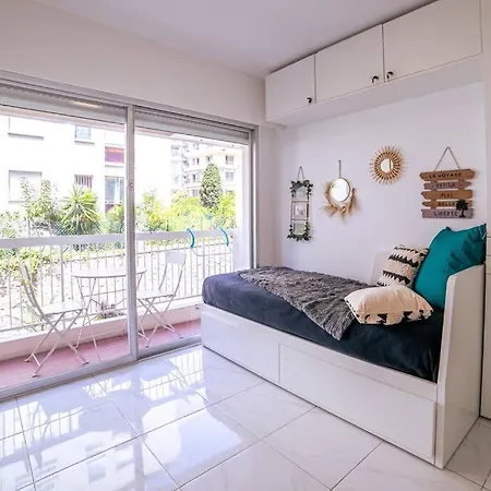Appartement Charming 10 Minutes From The Croisette *